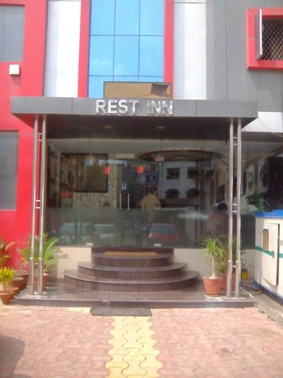 Hotel Rest Inn Lakhnaú Exteriér fotografie
