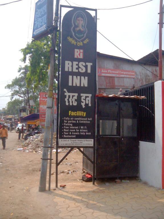 Hotel Rest Inn Lakhnaú Exteriér fotografie