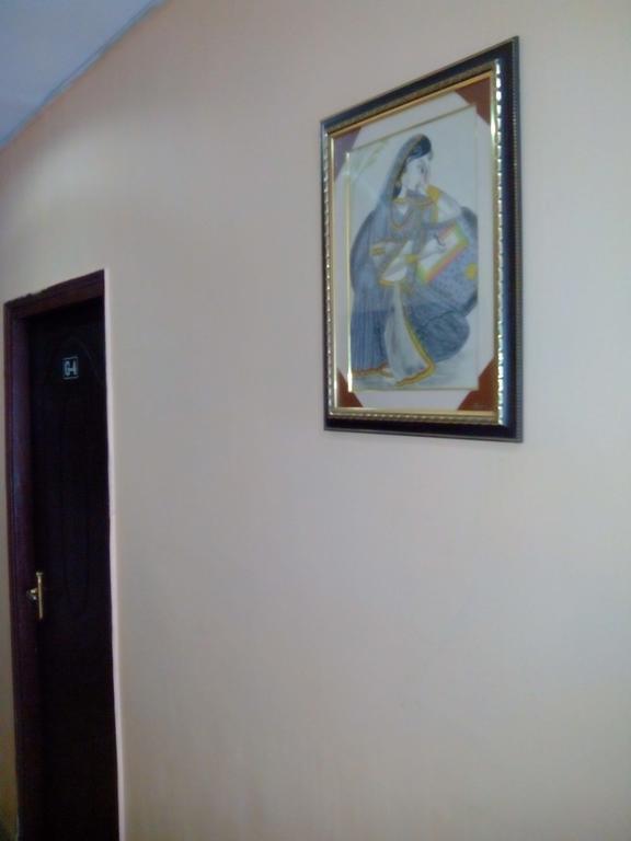 Hotel Rest Inn Lakhnaú Pokoj fotografie