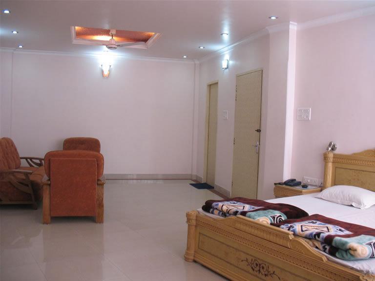 Hotel Rest Inn Lakhnaú Exteriér fotografie