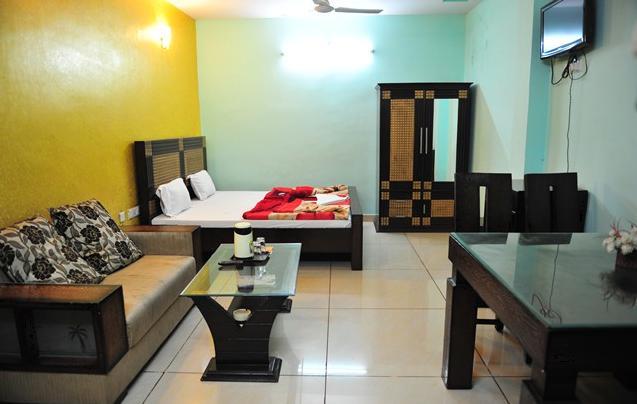 Hotel Rest Inn Lakhnaú Exteriér fotografie